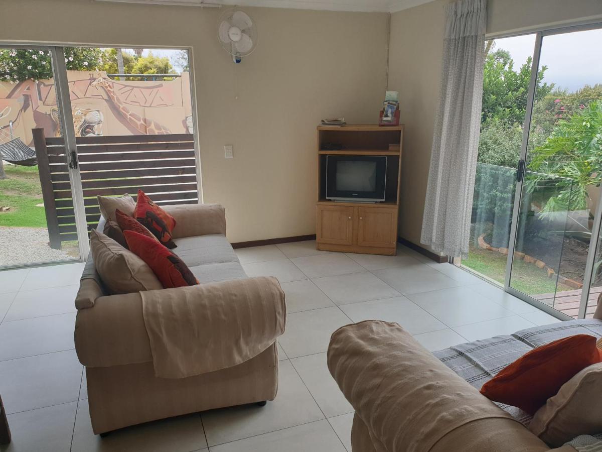 Amakaya Backpackers Travellers Accommodation Plettenberg Bay Exterior photo