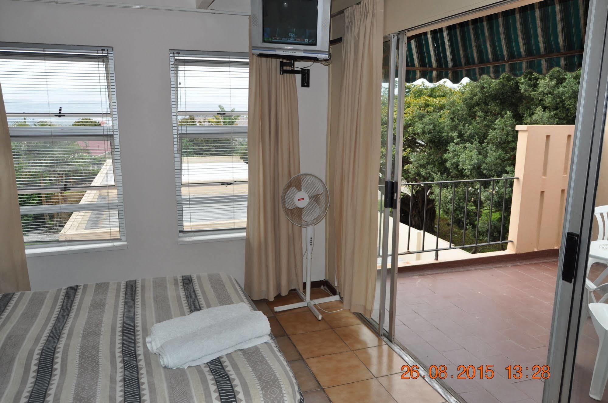 Amakaya Backpackers Travellers Accommodation Plettenberg Bay Exterior photo