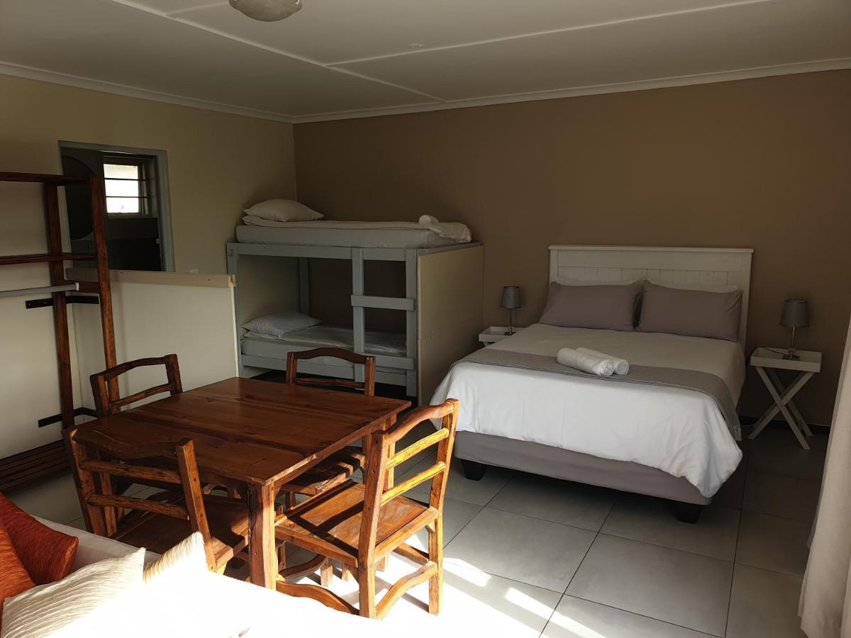 Amakaya Backpackers Travellers Accommodation Plettenberg Bay Exterior photo
