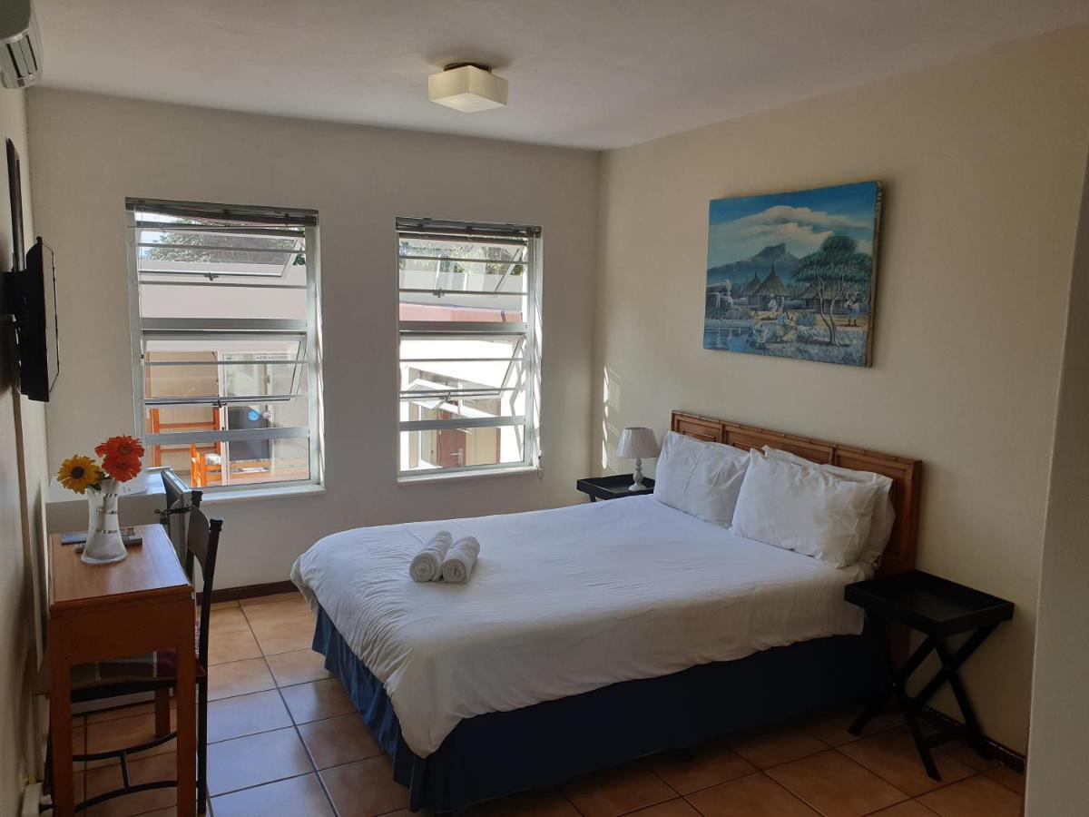 Amakaya Backpackers Travellers Accommodation Plettenberg Bay Exterior photo